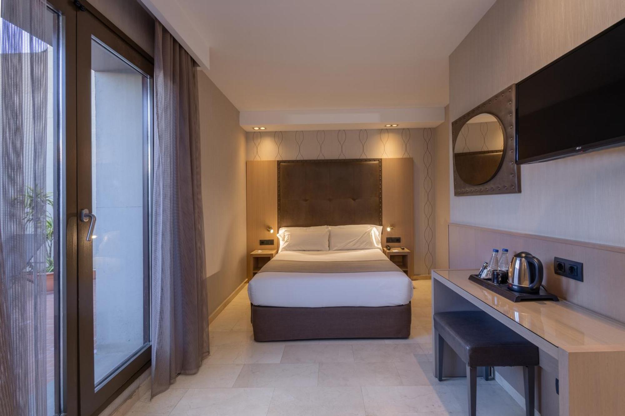 Gran Barcino Hotell 4*