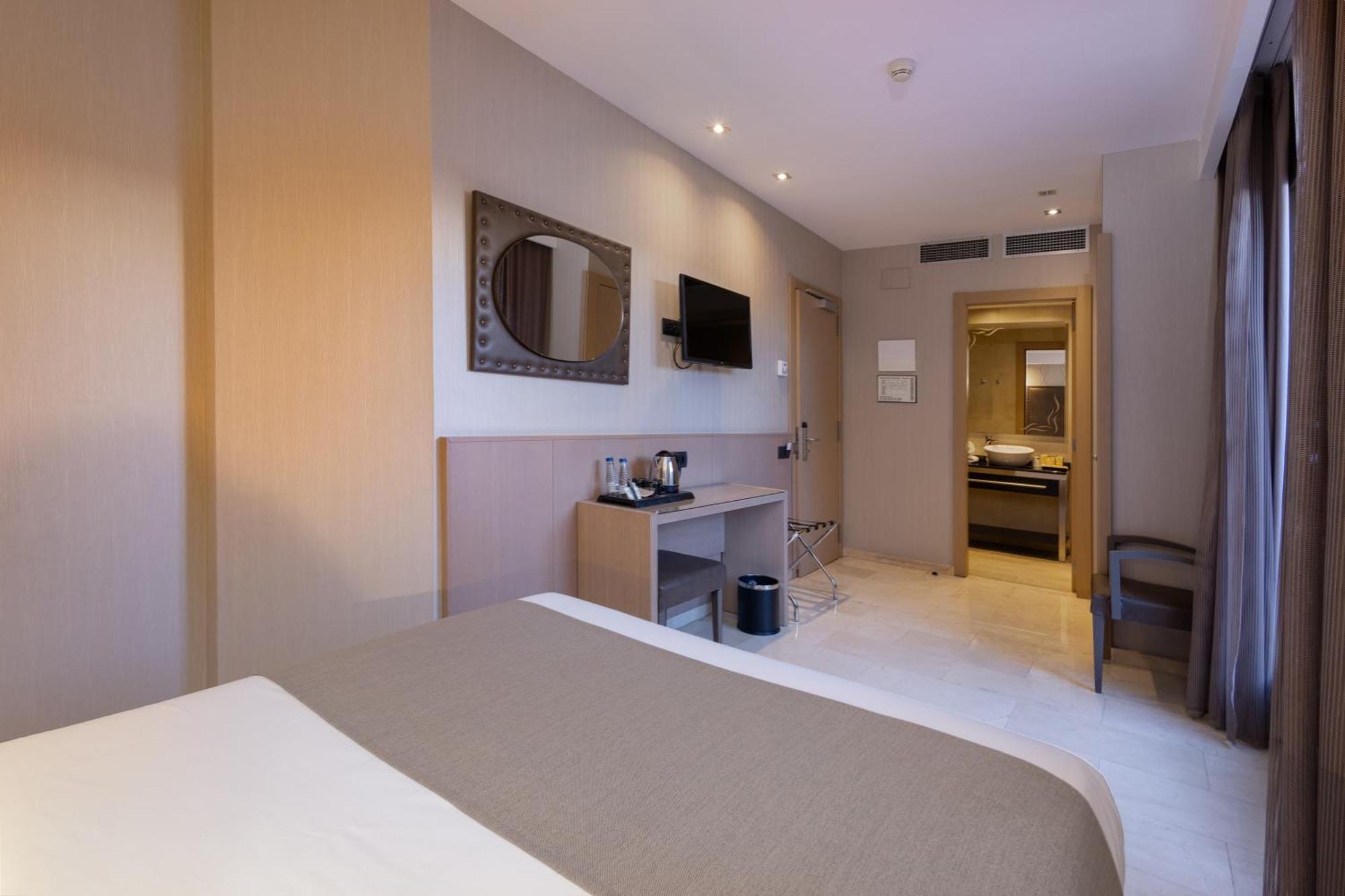 Hotell Gran Barcino 4*